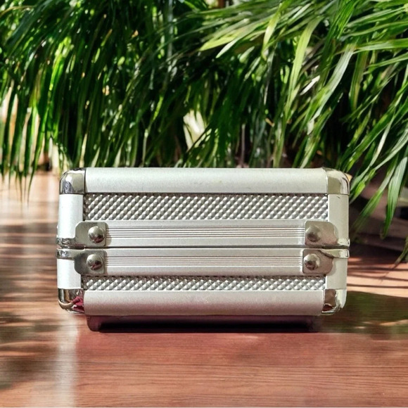 Metal Cigar Box with Foam Interior & Secure Latch - Picture 4 of 7